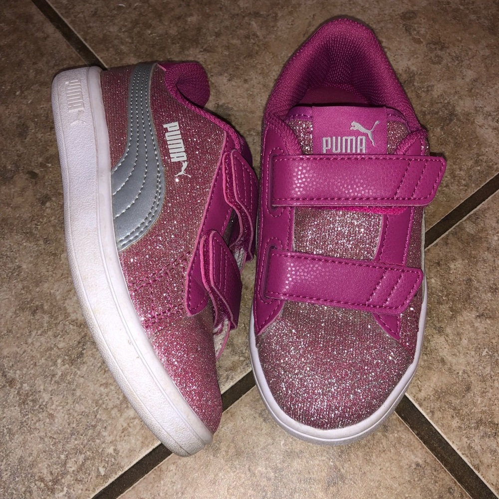 Girls puma Velcro shoes
